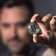 Una muchedumbre furiosa de Ladysmith, Sur África le quemó la casa a un estafador de Bitcoin.